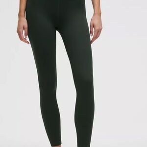 Women’s Lululemon Wonder Train High Rise Tight in Rainforest Green size 8